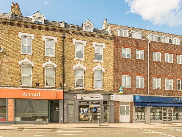 High Street, Hampton TW12, 2 bed flat to rent, £2,100 pcm | PrimeLocation