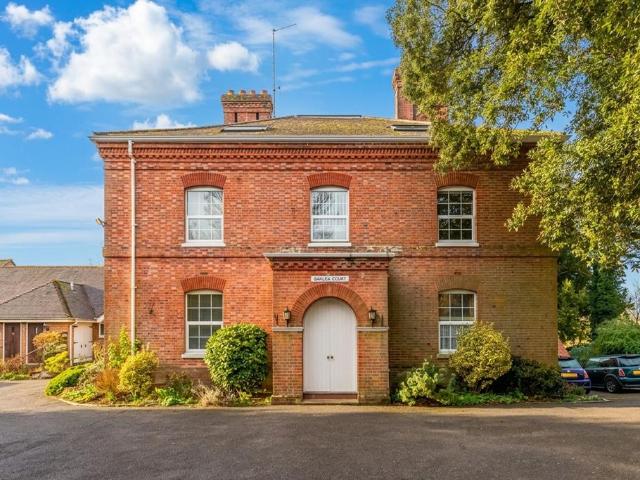 High Street, Hartfield TN7 1 bed apartment to rent £1,200 pcm £277 pw