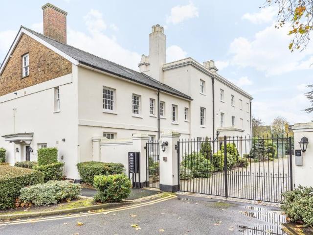 High Street, Harefield UB9, 1 bed flat to rent, £1,500 pcm | PrimeLocation