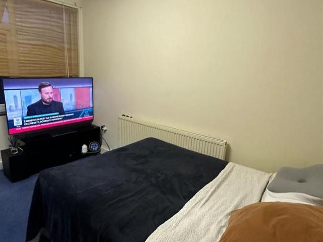 High Street, Harlington 3 bed house to rent £2,600 pcm £600 pw