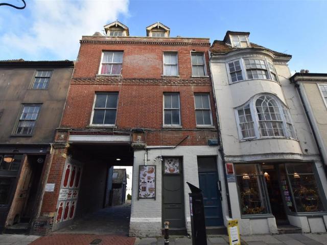High Street, Hastings TN34 1 bed apartment to rent £800 pcm £185 pw