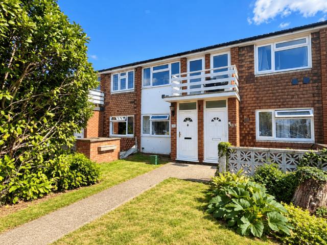 High Street, HAYES, UB3 5DH 2 bed maisonette to rent £1,900 pcm £438 pw
