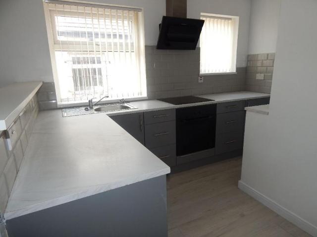 High Street, Heckmondwike 1 bed flat to rent £575 pcm £133 pw