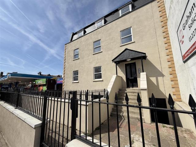 High Street, Herne Bay 2 bed apartment to rent £1,250 pcm £288 pw