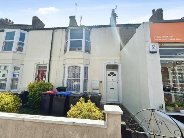High Street, Herne Bay 2 bed flat to rent £1,000 pcm £231 pw
