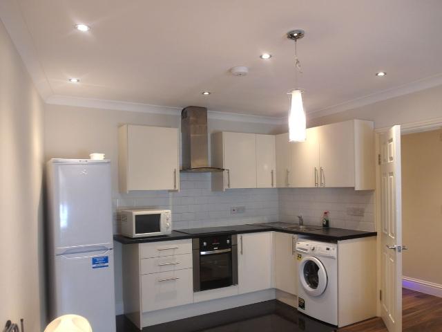 High Street, High Barnet EN5, 1 bed flat to rent, £1,450 pcm | PrimeLocation