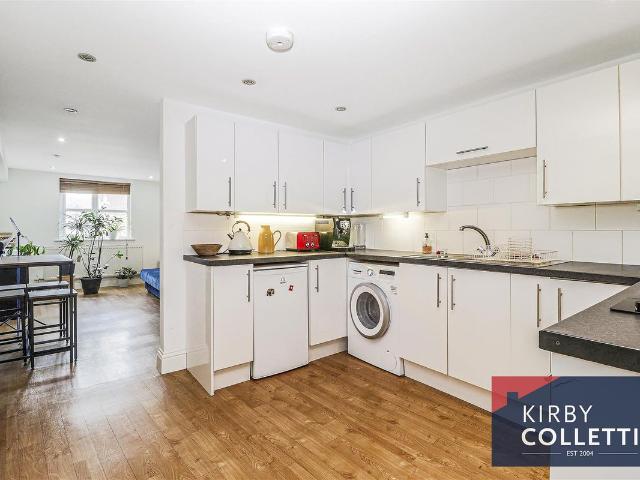 High Street, Hoddesdon EN11, 2 bed flat to rent, £1,350 pcm | PrimeLocation