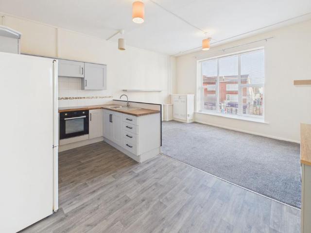 High Street, Holywell CH8 1 bed flat to rent £550 pcm £127 pw