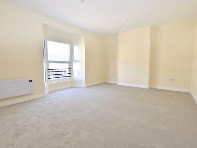 High Street, Horley, Surrey RH6, 2 bed flat to rent, £1,400 pcm | PrimeLocation