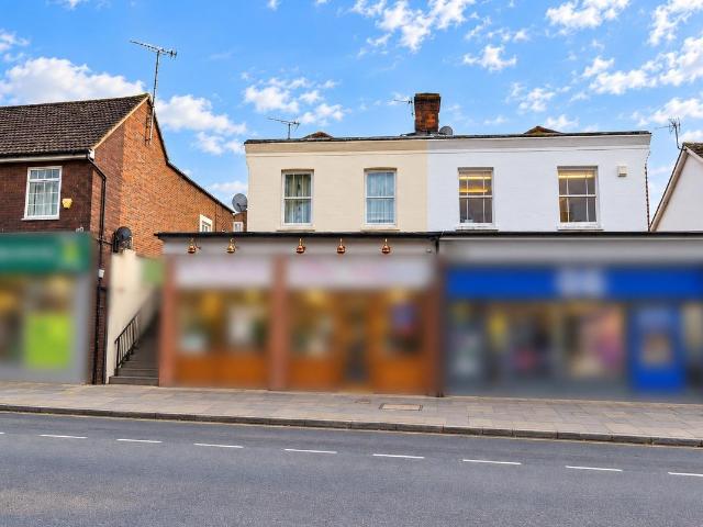 High Street, Horley RH6, 1 bed flat to rent, £1,150 pcm | PrimeLocation