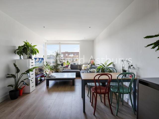 High Street, Hornsey, London N8, 2 bed flat to rent, £2,500 pcm | PrimeLocation