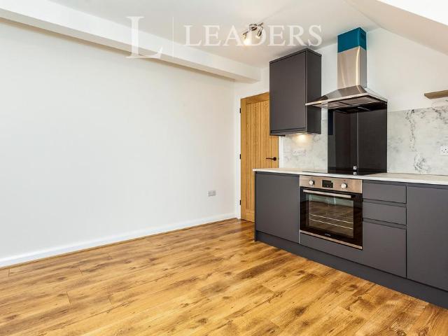 High Street, Hurstpierpoint, BN6 1 bed flat to rent £995 pcm £230 pw