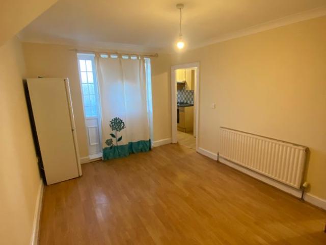 High Street, Ilford IG6, 2 bed flat to rent, £1,600 pcm | PrimeLocation
