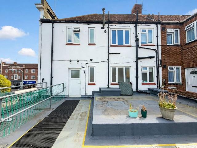 High Street, Ilford IG6, 2 bed flat to rent, £1,600 pcm | PrimeLocation