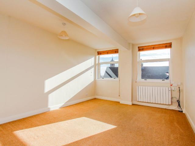 High Street, Irthlingborough NN9, 2 bed maisonette to rent, £850 pcm | PrimeLocation