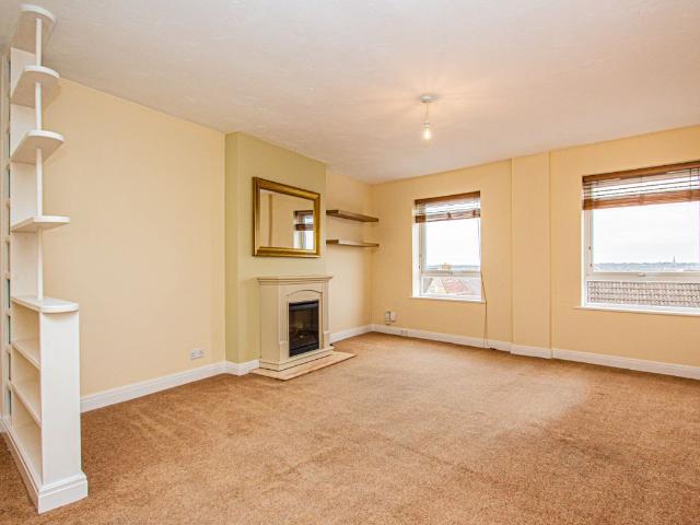 High Street, Irthlingborough NN9, 2 bed flat to rent, £850 pcm | PrimeLocation