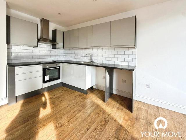 High Street, Kent ME4 1 bed flat to rent £900 pcm £208 pw