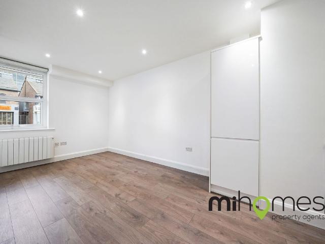 High Street, Key Point EN6, 2 bed flat to rent, £1,575 pcm | PrimeLocation