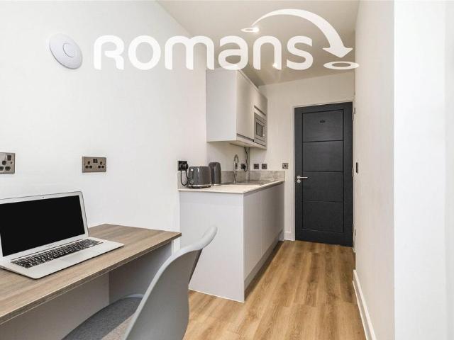 High Street, Kingswood, Bristol, BS15 Studio to rent £900 pcm £208 pw