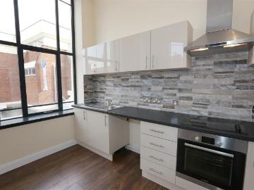 High Street, Kidderminster DY10, 2 bed flat to rent, £750 pcm | PrimeLocation