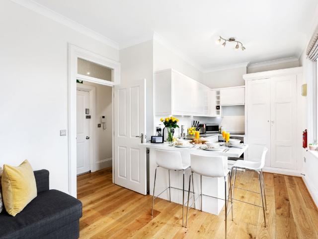 High Street, Knaresborough HG5, 1 bed flat to rent, £1,050 pcm | PrimeLocation