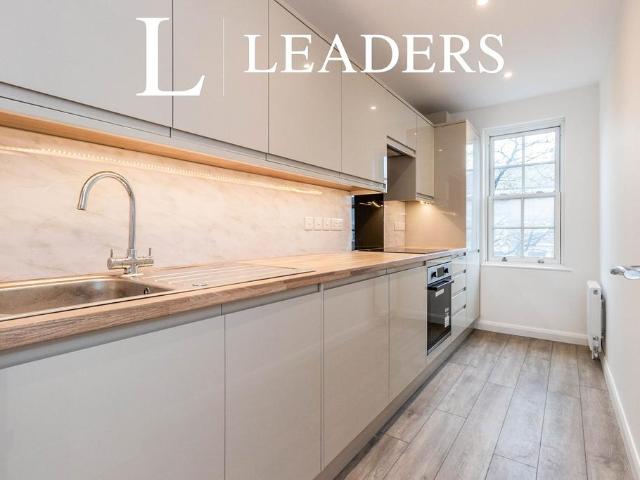 High Street, KT13 1 bed flat to rent £1,300 pcm £300 pw