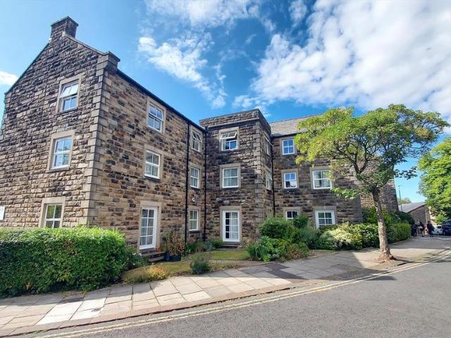 High Street, Lancaster LA1 1 bed flat to rent £900 pcm £208 pw