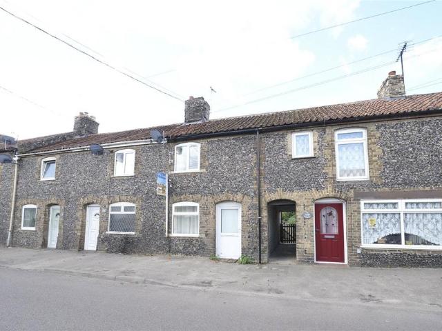 High Street, Lakenheath, Suffolk, IP27 2 bed terraced house to rent £1,215 pcm £280 pw