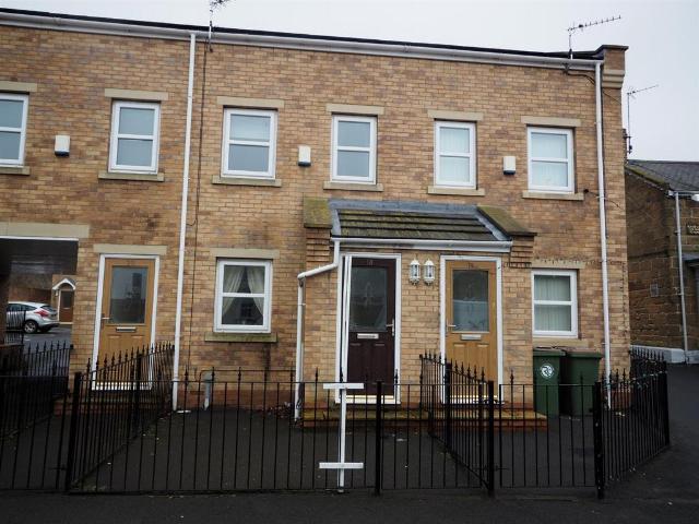 High Street, Lazenby 3 bed terraced house to rent £695 pcm £160 pw