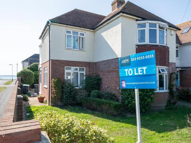 High Street Lee on the Solent, PO13 9BS 3 bed detached house to rent £2,000 pcm £462 pw
