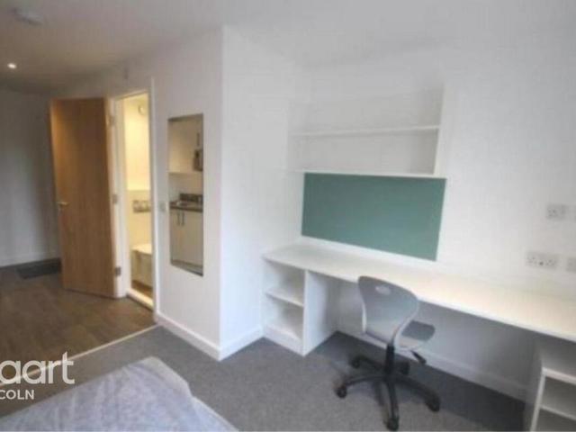 High Street, Lincoln Studio to rent £675 pcm £156 pw