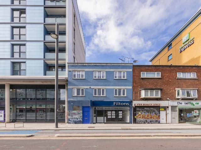 High Street, London E15, 4 bed maisonette to rent, £3,000 pcm | PrimeLocation