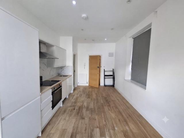 High Street, London NW10, 1 bed flat to rent, £1,475 pcm | PrimeLocation