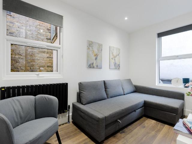 High Street, London SW18, 4 bed flat to rent, £3,900 pcm | PrimeLocation