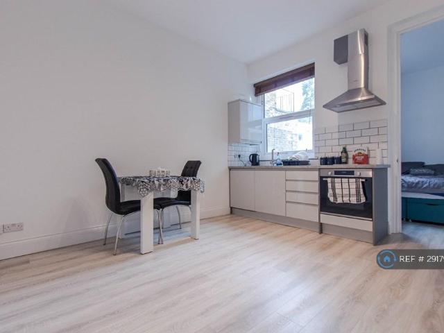 High Street, London, W3 1 bed flat to rent £1,450 pcm £335 pw