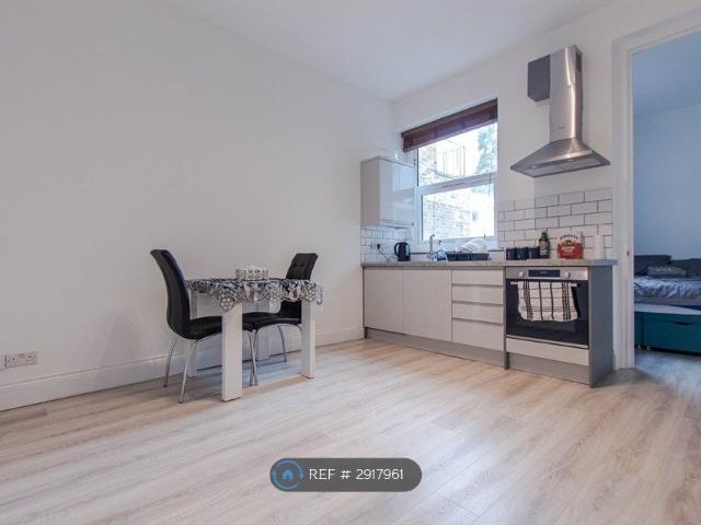 High Street, London W3, 1 bed flat to rent, £1,450 pcm | PrimeLocation