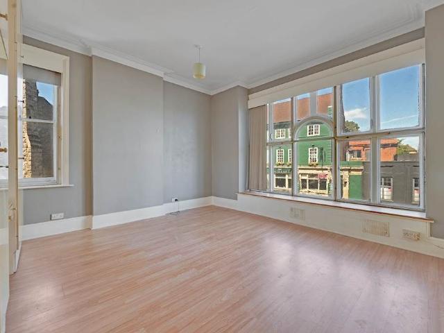 High Street, London W3, 1 bed flat to rent, £1,700 pcm | PrimeLocation