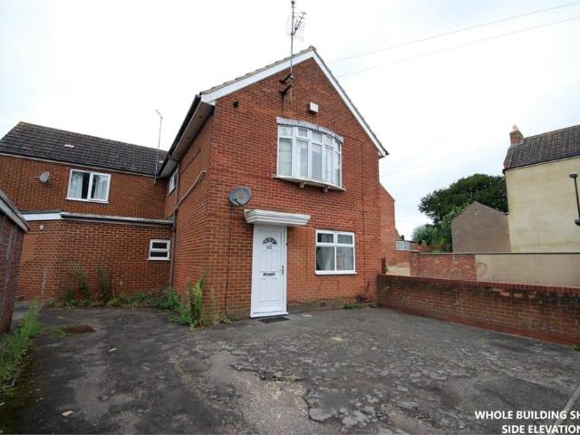 High Street, Long Buckby, NN6 2 bed ground floor flat to rent £850 pcm £196 pw