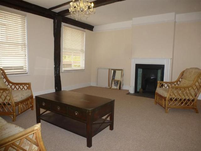 High Street, Lowestoft NR32, 2 bed maisonette to rent, £725 pcm | PrimeLocation
