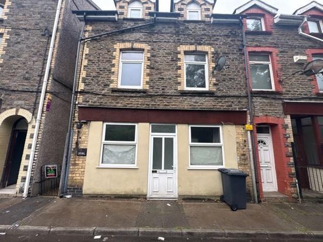 High Street, Llanhilleth, Abertillery NP13, 3 bed flat to rent, £750 pcm | PrimeLocation