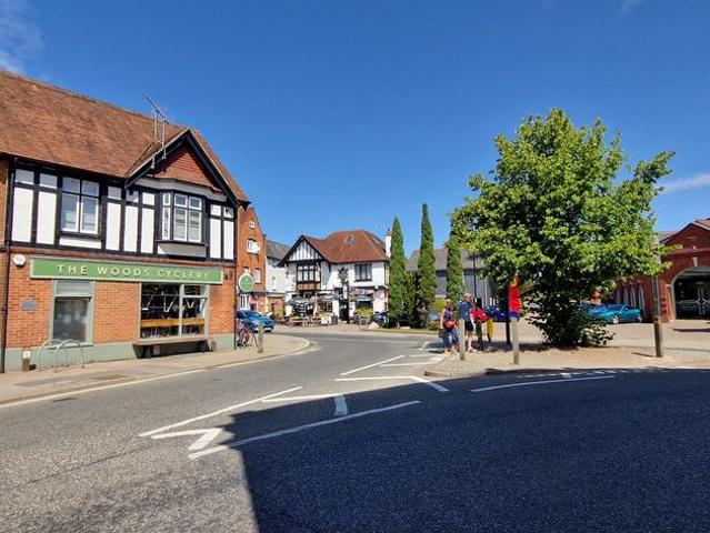 High Street, Lyndhurst SO43 2 bed apartment to rent £1,295 pcm £299 pw