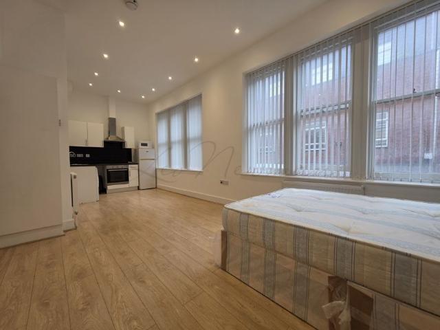 High Street, Maidenhead SL6, Studio to rent, £1,005 pcm | PrimeLocation