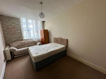 High Street, Maidstone ME14, 1 bed flat to rent, £950 pcm | PrimeLocation