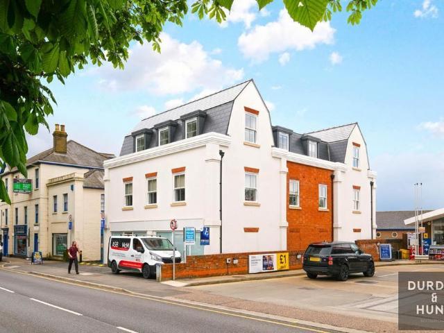 High Street, Market House, CM5 2 bed apartment to rent £1,750 pcm £404 pw