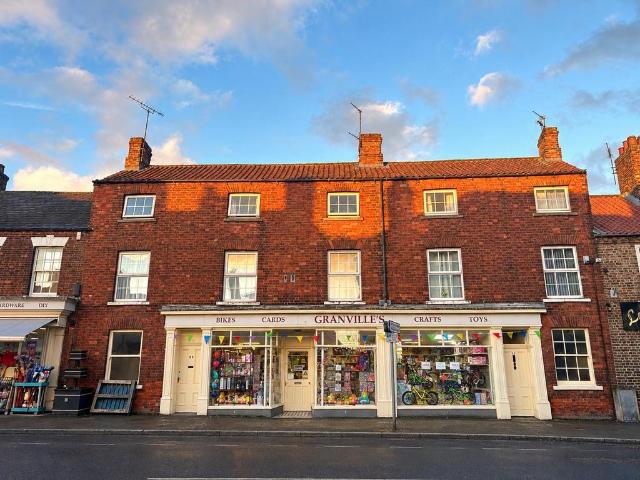 High Street, Market Weighton, York. 1 bed flat to rent £525 pcm £121 pw
