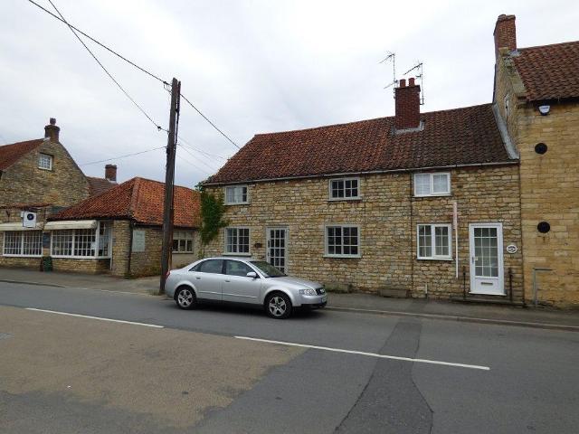 High Street, Navenby, Lincoln 3 bed cottage to rent £1,100 pcm £254 pw