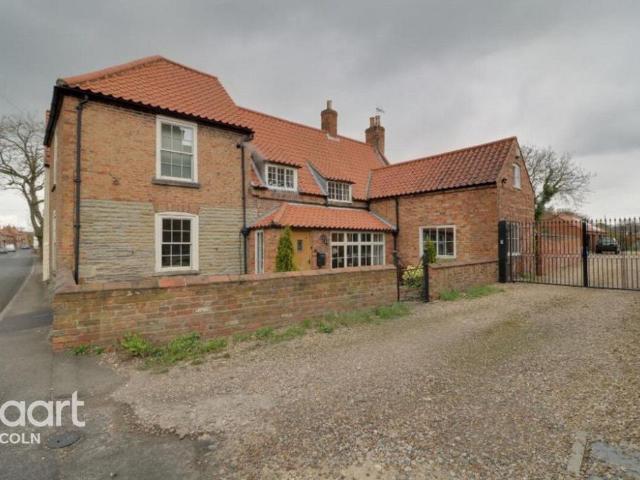High Street, Newark 4 bed character property to rent £2,000 pcm £462 pw