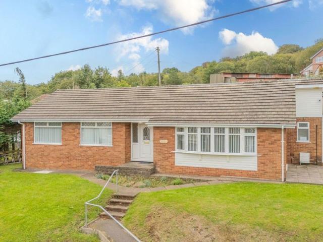 Low Gables, High Street, Newbridge NP11, 3 bed bungalow to rent, £1,495 pcm | PrimeLocation