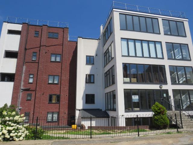 High Street, Newmarket CB8, 2 bed flat to rent, £1,295 pcm | PrimeLocation