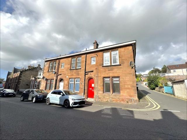High Street, Newmilns, East Ayrshire. 1 bed flat to rent £425 pcm £98 pw